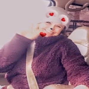 Meet your Posher, Cynthia